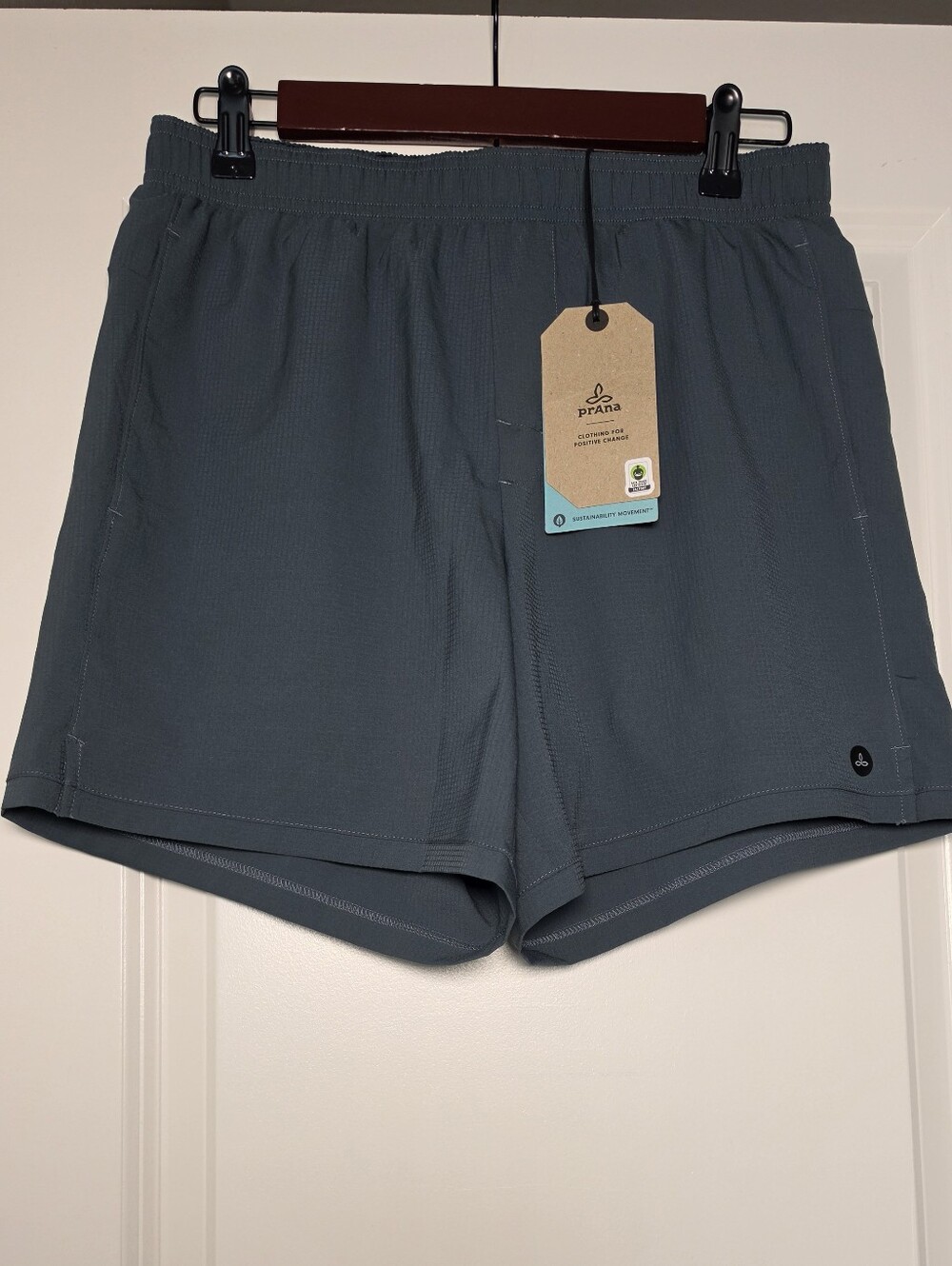 NWT prAna Peak To Pavement Running Shorts Men's S Gray Blue Trail Running Hiking